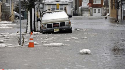 A Atlantic City, dans le New Jersey, Jonas a provoqué des inondations. L'Etat est en "alerte blizzard" jusqu'à dimanche soir au moins. (MEL EVANS / AP / SIPA)