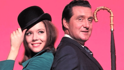 Emma Peel (Diana Rigg) et John Steed (Patrick McNee)
 (Capture d&#039;écran France 2/Culturebox)