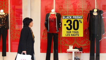 Des vitrines du centre-ville de Mulhouse annonçant l'opération "Black Friday", le 26 novembre 2019 (VINCENT VOEGTLIN / MAXPPP)