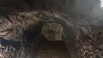 La face cachée du château de Fougeret : visite de la crypte, à huit mètres sous terre