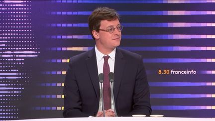 Le président de la Commission des lois de l'Assemblée nationale était l'invité du "8h30 franceinfo", dimanche 24 septembre. (FRANCEINFO / RADIO FRANCE)