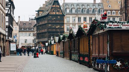 Le marché de Noël de Strasbourg (Bas-Rhin) fermé après l'attentat meurtrier, le 12 décembre 2018.&nbsp; (ABDESSLAM MIRDASS / SIPA)