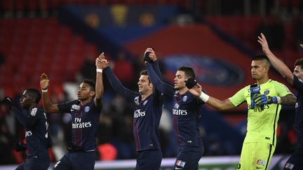 Les joueurs du Paris Saint-Germain, le 11 janvier 2017 au Parc des Princes à Paris. (MARTIN BUREAU / AFP)