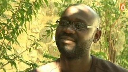 Interview de Babacar M&#039;Baye Fall comédien au festival d&#039;Avignon
 (Culturebox)