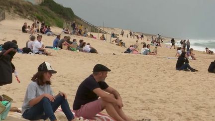 Vacances : les plages sous haute surveillance... à la Toussaint ! (France 2)