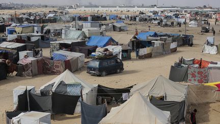 A Palestinian refugee camp in Rafah. (JEHAD ALSHRAFI / ANADOLU / AFP)