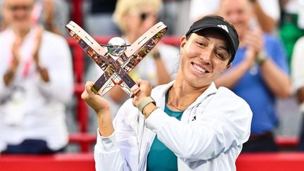 Jessica Pegula remporte le WTA 1000 de Montréal, dimanche 13 août 2023. (MINAS PANAGIOTAKIS / AFP)