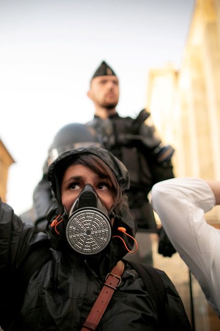 Une manifestation à Rouen, mardi 1er octobre, après l'incendie, le jeudi 26 septembre, de l'usine Lubrizol.&nbsp; (LOU BENOIST / AFP)