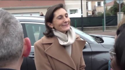 Amélie Oudéa-Castera est critiquée pour la scolarisation de ses enfants dans le privé. Elle regrette d'avoir pu "blesser certains enseignants de l'enseignement public" et assure qu'elle "sera toujours à leurs côtés".