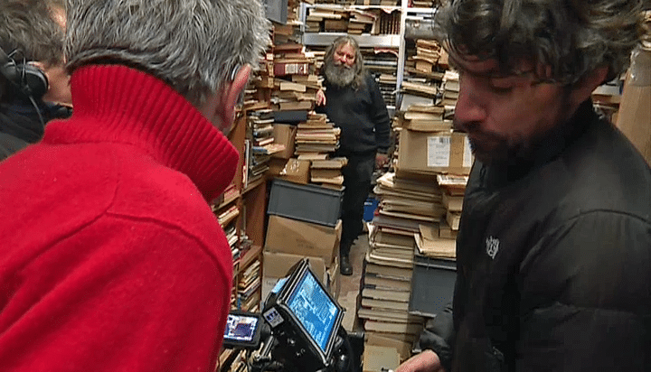 Patrice Leconte en tournage chez le bouquiniste Joseph Trotta
 (France 3 / Culturebox )