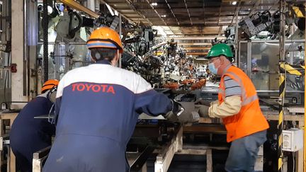 Une chaîne de montage de l'usine Toyota d’Onnaing (Nord). (RAFAELA BIRY-VICENTE / RADIO FRANCE)