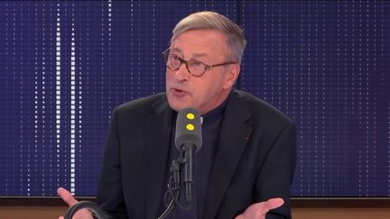 Mgr Patrick Chauvet, recteur-archiprêtre de la cathédrale Notre-Dame de Paris, sur franceinfo. (FRANCEINFO / RADIOFRANCE)