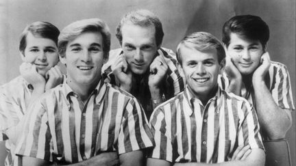 Brian Wilson (dernier, à droite) et ses compères des Beach Boys dans les années 1960 (NEWS LTD/NEWSPIX / REX /REX/SIPA / NPX)