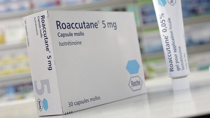 Le m&eacute;dicament Roaccutane est suspect&eacute; d'avoir provoqu&eacute; plusieurs suicides. (SÉBASTIEN RABANY / PHOTONONSTOP / AFP)