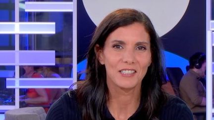 Le JT de 23h du dimanche 11 juin présenté par Sorya Khaldoun sur franceinfo est consultable en ligne en replay pour voir et revoir ce journal télévisé qui décrypte l'actualité. Retrouvez les dernières infos du week-end, les grands reportages, les interviews et les explications de la rédaction sur toute l’actualité nationale et internationale. (FRANCEINFO)