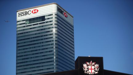 Le bâtiment de la banque HSBC à Canary Wharf, à Londres, le 8 août 2018. (HANNAH MCKAY / REUTERS)