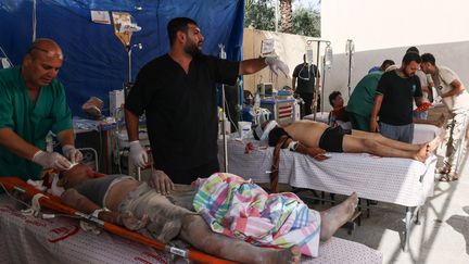 Du personnel médical de l'hôpital de Kuwait, à Rafah, au sud de la bande de Gaza, le 22 octobre 2023. (SAID KHATIB / AFP)