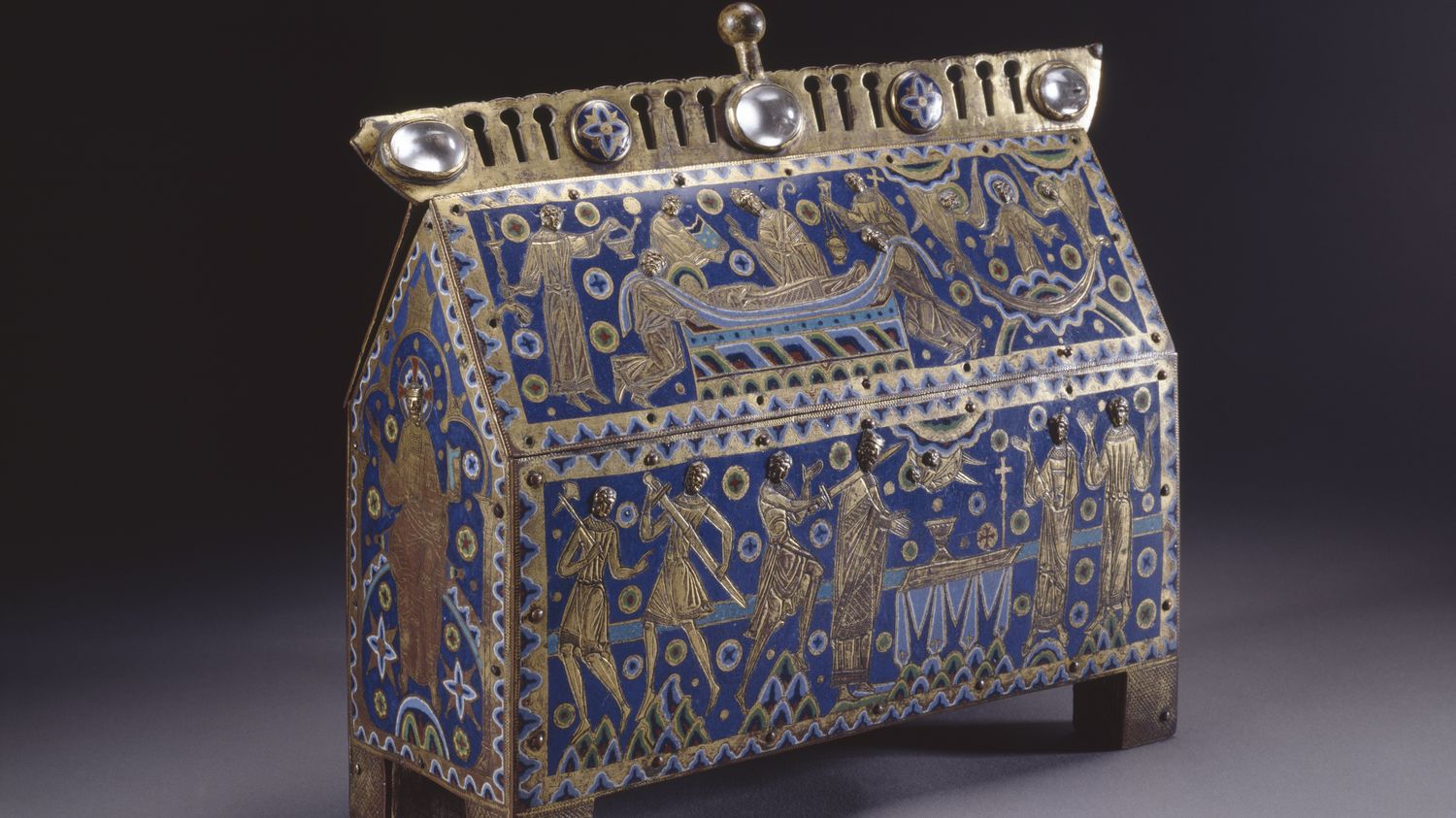 70 medieval treasures from London’s Victoria and Albert Museum go on display in Paris