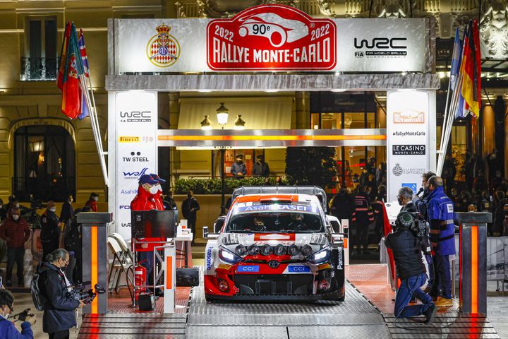 Sébastien Ogier prêt à partir, le jeudi 20 janvier, lors du Rallye WRC de Monte-Carlo. (GREGORY LENORMAND / DPPI)