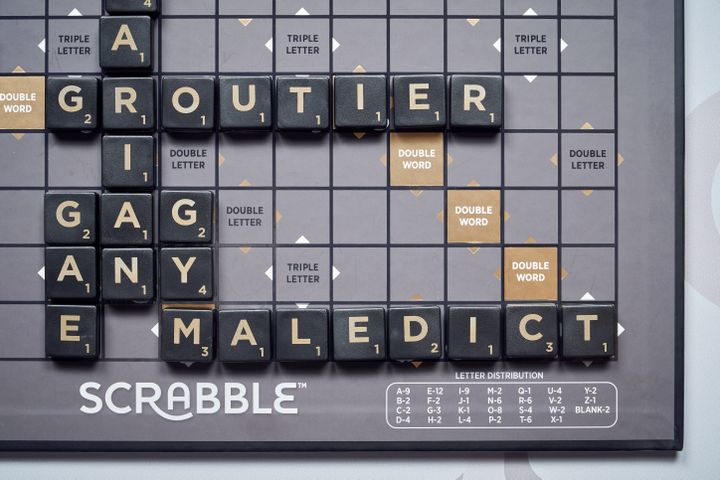 Nigel Richards a remporté le championnat du monde de Scrabble grâce au mot "groutier", à Londres (Royaume-Uni), le 28 octobre 2018. (MICHAEL BOWLES/REX/SHUTTERSTOCK/SIPA)