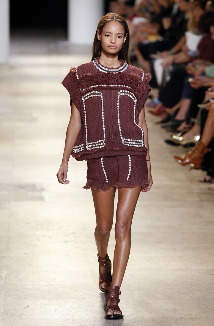 Isabel Marant pap féminin pe 2015, à Paris.. en couleur Marsala
 (PATRICK KOVARIK / AFP)