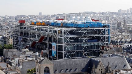 Le Centre Georges-Pompidou, le 7 juillet 2017, vu depuis la Tour Saint-Jacques à Paris. (FRANCOIS GUILLOT / AFP)