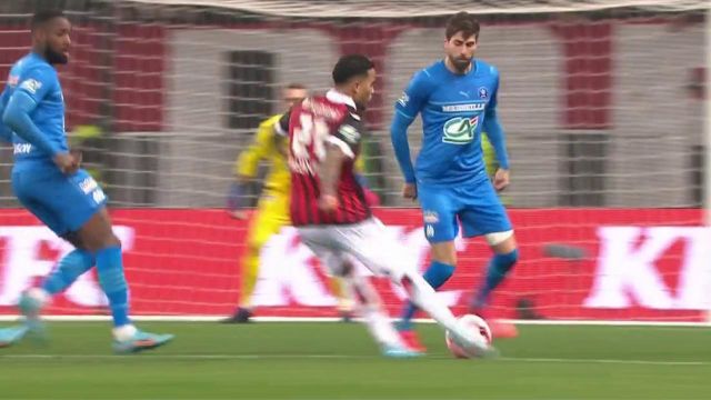 Entrée de surface, Justin Kluivert ne se fait pas prier et envoie un missile lucarne opposée. Le néerlandais s'offre un doublé avec cette superbe frappe et permet à l'OGCN de faire le break ! 3-1 pour les Aiglons !