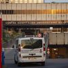 L'une des entrées de l'hôpital Bichat, au nord de Paris. (HUGO PASSARELLO LUNA / HANS LUCAS)