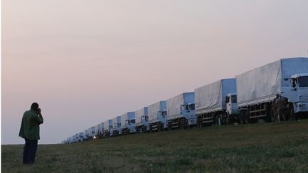 &nbsp; (Composé de 262 camions, le convoi humanitaire russe est parti mardi pour l'Ukraine. © REUTERS/Maxim Shemetov)