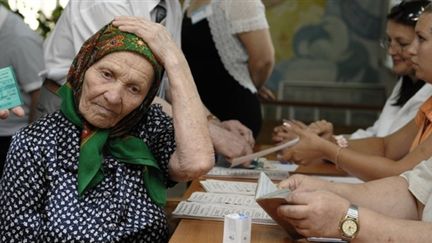 Une femme moldave attend les résultats... (© AFP Vadim Denisov)