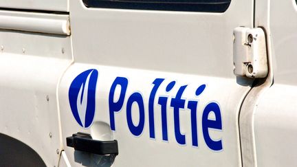 Des policiers belges arrêtés en France avec des migrants dans leur fourgon