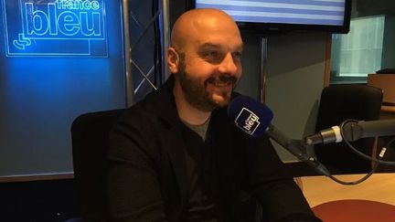 Frédéric Brasiles dans les locaux de France Bleu. (ALBAN FORLOT / RADIO FRANCE)