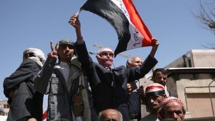 Des protestants anti-gouvernement, le 8 octobre 2011. (MOHAMMED HUWAIS / AFP)