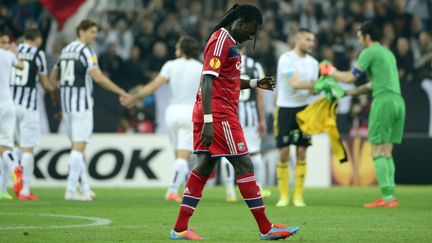 L'attaquant lyonnais Bafetimbi Gomis &agrave; la fin du match Juventus-OL, le 10 avril 2014 &agrave; Turin (Italie). (OLIVIER MORIN / AFP)