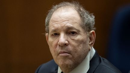 L'ancien producteur de cinéma Harvey Weinstein comparaît devant le tribunal à Los Angeles, en Californie, le 4 octobre 2022. (ETIENNE LAURENT / POOL / AFP)