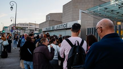 Au palais de justice d'Avignon où se tient le procès des viols de Mazan, le 23 octobre 2024. (CHRISTOPHE AGOSTINIS / MAXPPP)