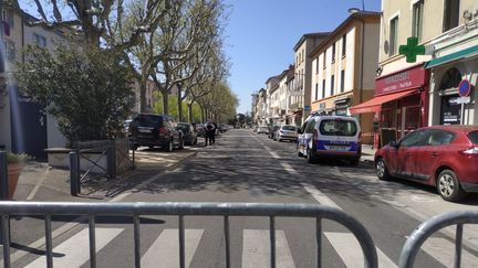 Périmètre de sécurité autour de l'attaque&nbsp;sur le cours Didier à Romans sur Isère. (RADIOFRANCE)