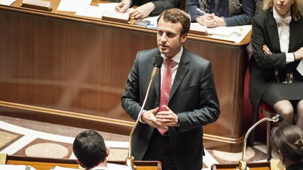 Le ministre de l'Economie Emmanuel Macron, &agrave; l'Assembl&eacute;e nationale, le 21 octobre 2014. (CITIZENSIDE / YANN KORBI / AFP)