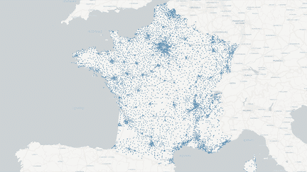 Carte des&nbsp;10 228 bureaux de vote de la primaire de la droite et du centre. (NICOLAS ENAULT / CARTO)