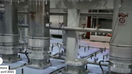 L'Iran pointe à nouveau la menace nucléaire et a annoncé la mise en service de "centrifugeuses avancées".