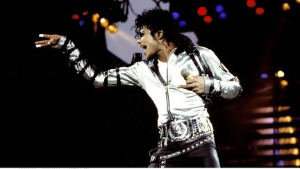 Michael Jackson en concert au Pays-Bas en 1988 pendant le "Bad tour." (APESTEGUY / SIPA)