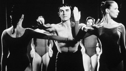 Maurice Béjart dans &quot;Symphonie pour un homme seul&quot; de Louis Cuny (1958)
 (D.R/ La cinémathèque de la danse)