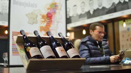 Un stand de vigneron sur le Salon de l'agriculture à Paris, le 21 février 2020. (VICTOR VASSEUR / FRANCE-INFO)