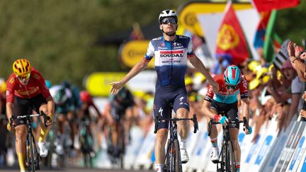 Kasper Asgreen lors de sa victoire sur la 18e étape du Tour de France, à Bourg-en-Bresse, le 20 juillet 2023. (THOMAS SAMSON / AFP)