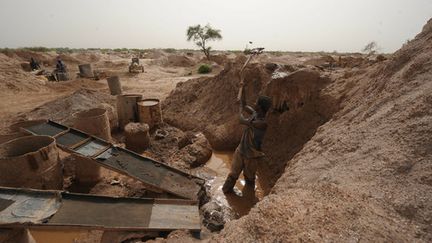 Une mine d'or à Namisgama (Burkina Faso). (ISSOUF SANOGO / AFP)