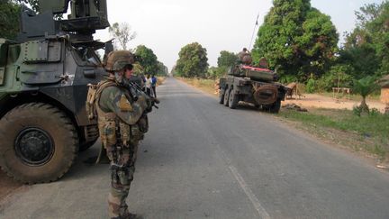 f&eacute;vrier 2014, les soldats fran&ccedil;ais de l'op&eacute;ration Sangaris vers la ville de Sibut en Centrafique (JEAN-PIERRE CAMPAGNE / AFP)