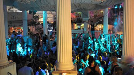 La nuit, l'alcool, les raves...Ibiza, le paradis de la fête ? (Illustration) (VICTOR SPINELLI / GETTY IMAGES EUROPE /  GETTY IMAGES)