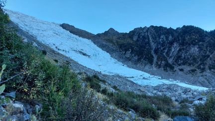 Le glacier des Bossons est situé dans les Alpes, en Haute-Savoie. (ETIENNE MONIN / RADIO FRANCE)