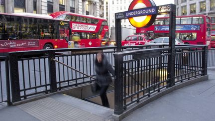 Le métro Monument à Londres, le 12 février 2016. (MAXPPP)