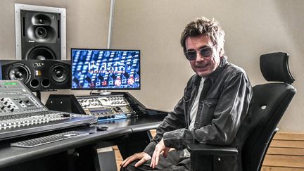 Jean-Michel Jarre à l'inauguration du studio de l'Ecole des métiers créatifs et Numérique, au Soler (Pyrénées-Orientales), le 23 mai 2022.&nbsp; (MICHEL CLEMENTZ / MAXPPP)